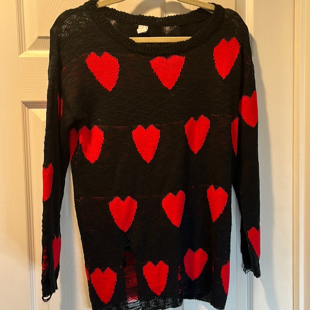 NWOT Heart sweater size small!